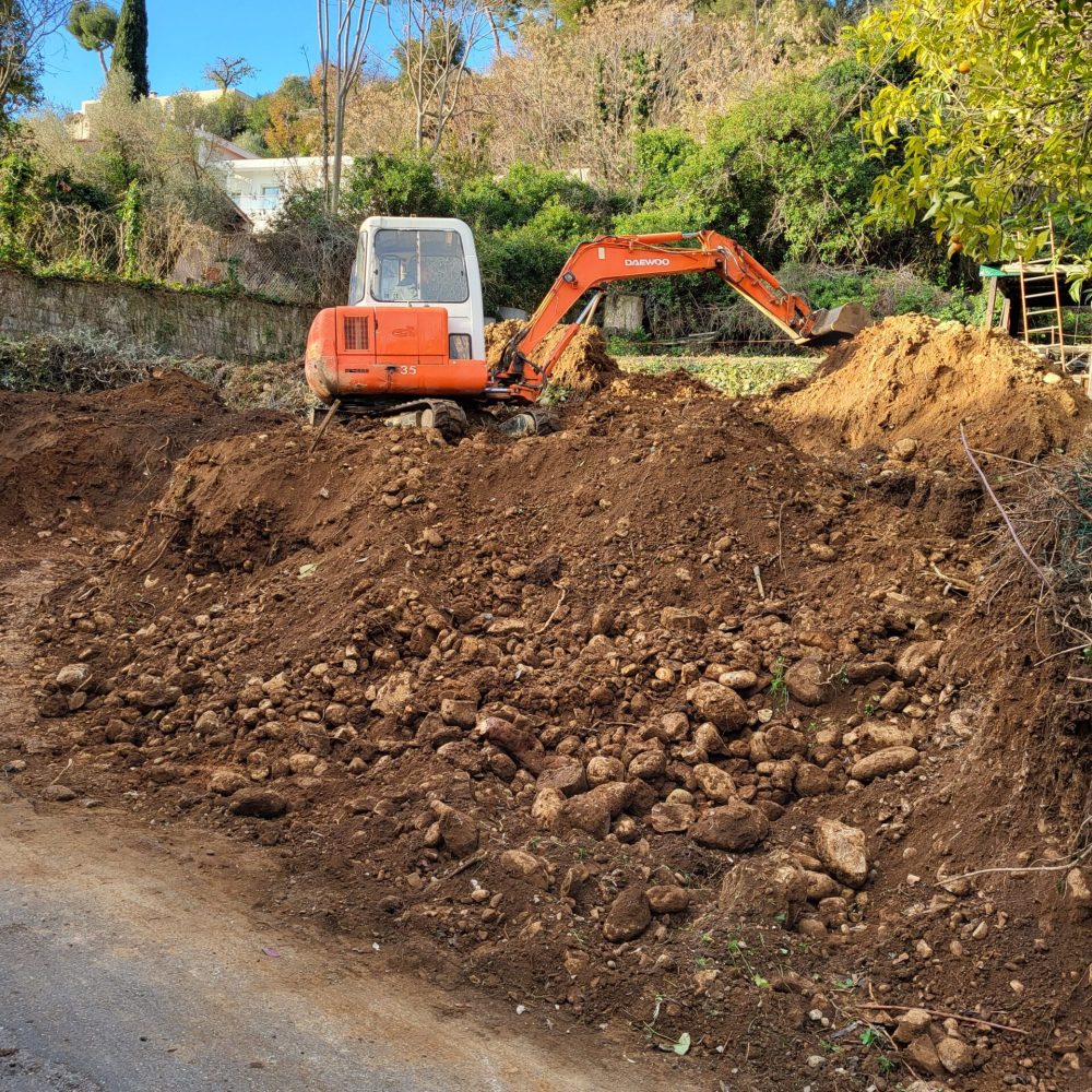 Préparation de terrain à Menton processus de terrassement